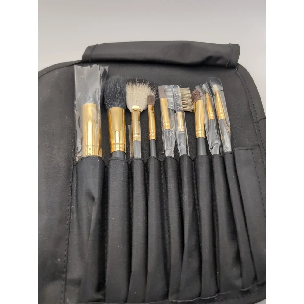 Make-Up Brushes w/Storage Pouch - Set‎ of 8 Plus a Brow Brush in a Travel Pouch